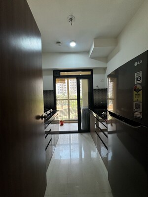 1.5 BHK Apartment For Sale in Hiranandani The Walk, Ghodbunder Road
