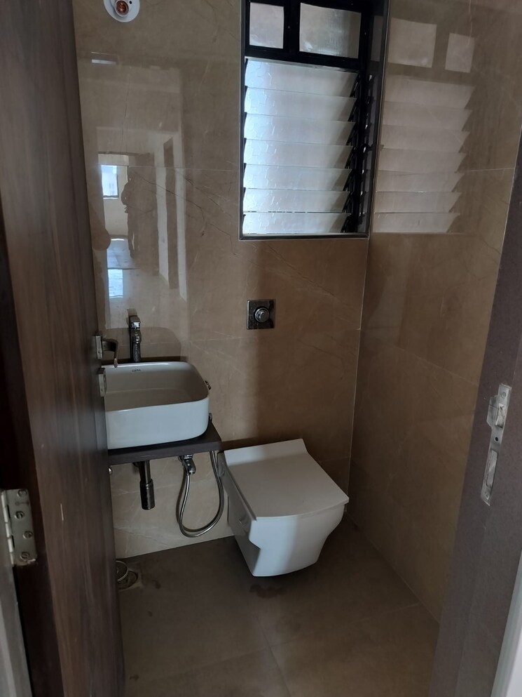 Bathroom, nishigandha-chs-mahim 3 Bedroom 1200 Sq.Ft. Apartment In Mahim Mumbai 8807047
