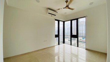 Room in 3 BHK Apartment at Lodha The Park, Worli – for Rent