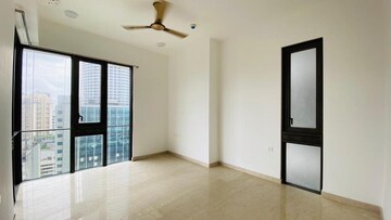 Room in 3 BHK Apartment at Lodha The Park, Worli – for Rent