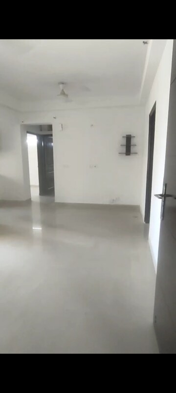 Room in 2.5 BHK Apartment at Sethi Max Royale, Sector 76 – for Sale