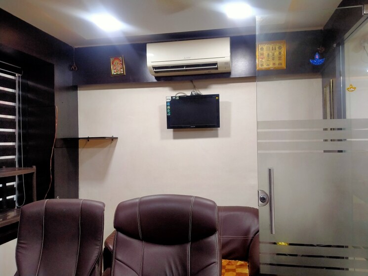 Team Area, althan Commercial Office Space 700 Sq.Ft. In Althan Surat 8807084