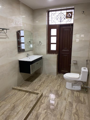 Kitchen in 3 BHK Villa at Dlf Phase I – for Rent