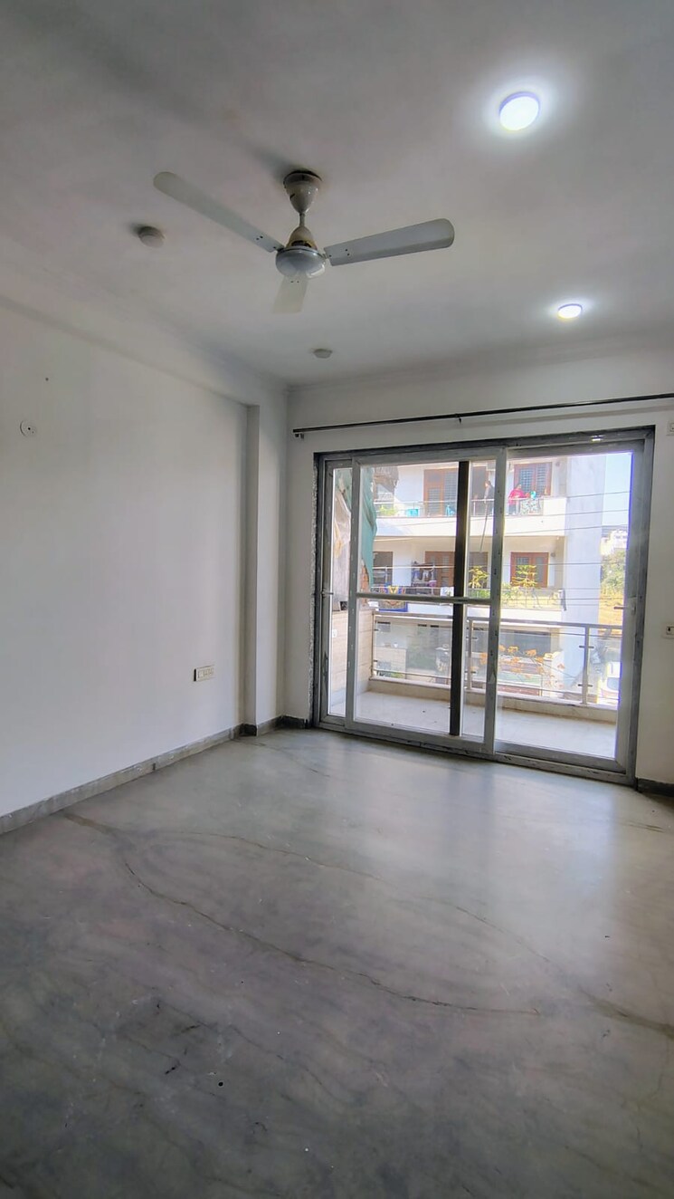 Room, sector 57 3 Bedroom 1750 Sq.Ft. Builder Floor In Sector 57 Gurgaon 8807073