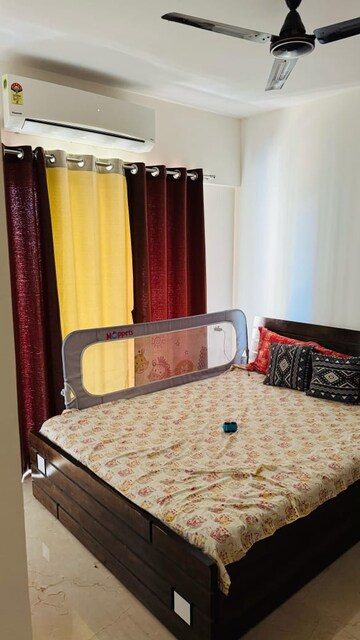 Bedroom in 3 BHK Apartment at Mahavir Square, Manpada – for Rent