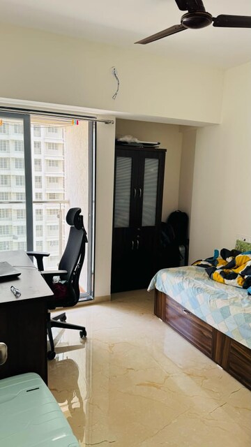 Master Bedroom in 3 BHK Apartment at Mahavir Square, Manpada – for Rent