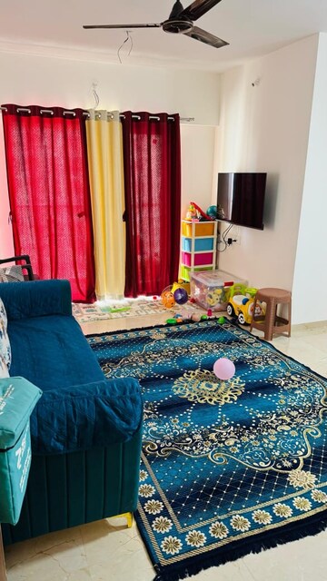 Bedroom in 3 BHK Apartment at Mahavir Square, Manpada – for Rent