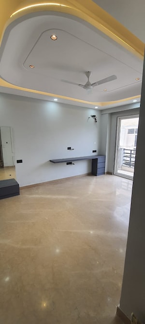 Room in 4 BHK Builder Floor at Sushant Lok Iii – for Sale