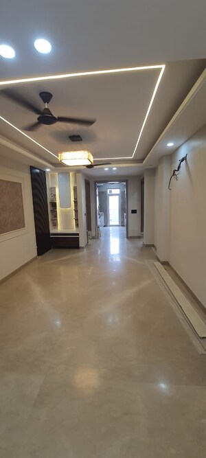Room in 4 BHK Builder Floor at Sushant Lok Iii – for Sale