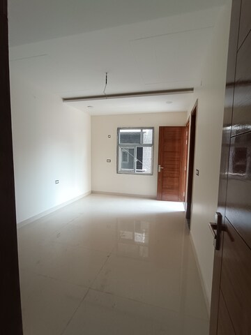 Room in 3 BHK Builder Floor at Burari – for Sale