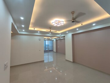 Furnished Amenities in 3.5 BHK Apartment at Solutrean Caladium, Sector 109 – for Rent