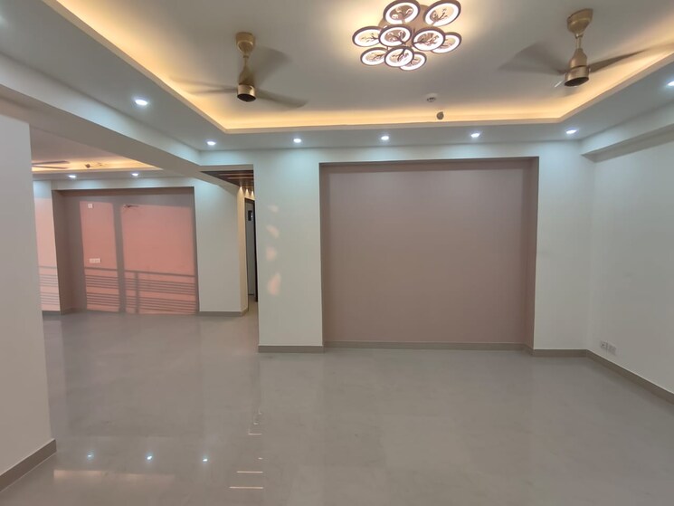 Room, solutrean-caladium 3.5 Bedroom 3000 Sq.Ft. Apartment In Sector 109 Gurgaon 8807194
