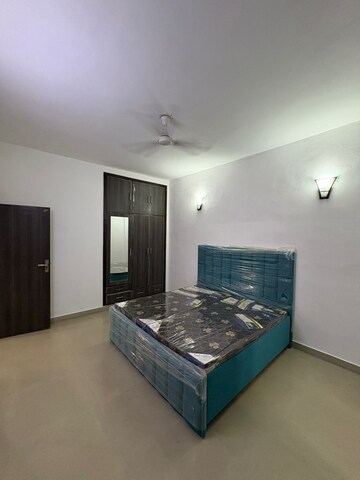 Bedroom in 4 BHK Builder Floor at Sector 57 – for Rent