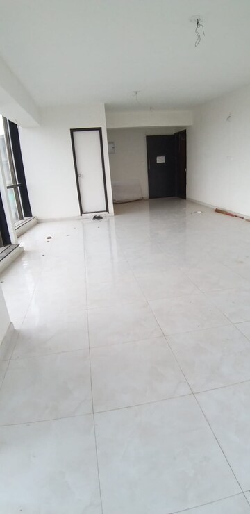 Room in  Office Space at Vaishnodevi Circle – for Sale