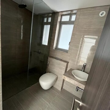 Bathroom in 3 BHK Apartment at Celestia Heights, Azad Nagar – for Rent