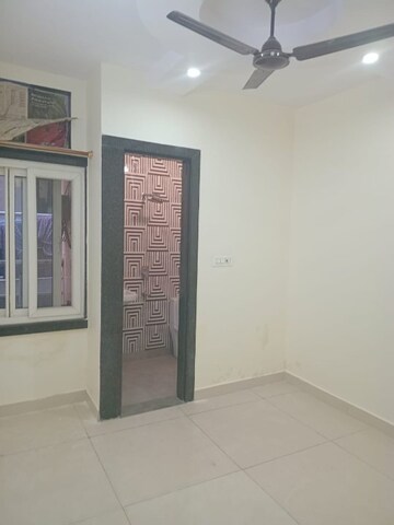 Room in 2.5 BHK Builder Floor at Dwarka Mor – for Rent
