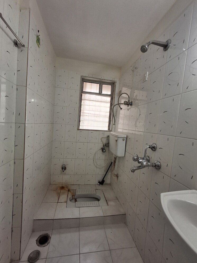Bathroom, hdil-dheeraj-upvan-1 1 RK 370 Sq.Ft. Apartment In Borivali East Mumbai 8807226