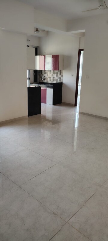 Room in 2 BHK Apartment at Heritage Solitaire, Chembur – for Rent