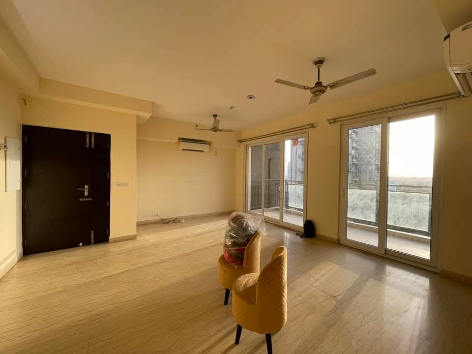 3 BHK + Servant Room,Extra Room Apartment For Rent in Conscient Heritage Max