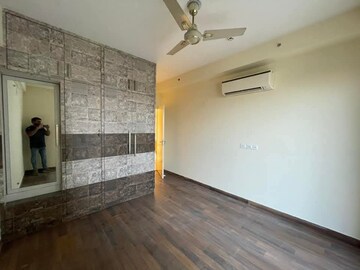 Room in 3 BHK Apartment at Conscient Heritage Max, Sector 102 – for Rent