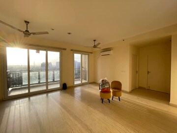 Room in 3 BHK Apartment at Conscient Heritage Max, Sector 102 – for Rent