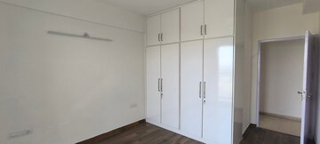 Room in 3 BHK Apartment at Conscient Heritage Max, Sector 102 – for Rent
