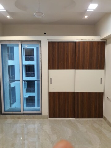 Room in Studio Apartment at Dn Nagar – for Rent