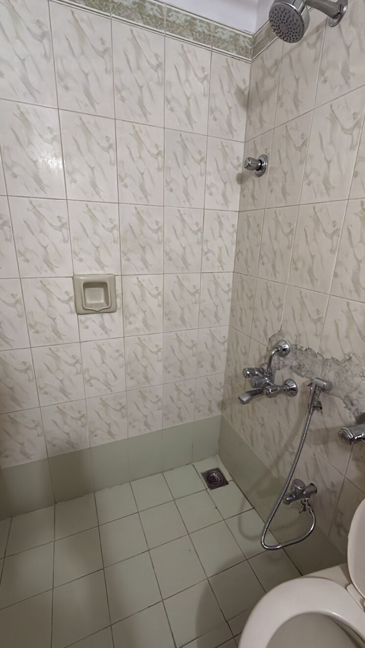 Bathroom, raheja-residency 3 Bedroom 1700 Sq.Ft. Apartment In Koramangala Bangalore 8807235