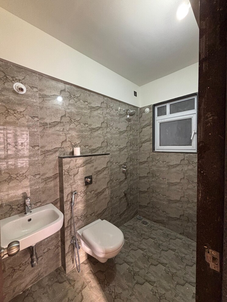 Bathroom, vtp-beaumonde 3 Bedroom 869 Sq.Ft. Apartment In Kharadi Pune 8807241