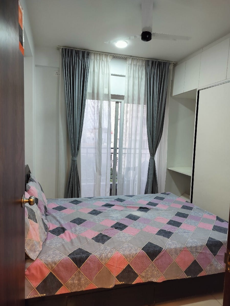 2 BHK + Extra Room Apartment For Rent in Binary Essentia