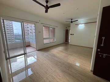 Room in 3 BHK Apartment at VTP Beaumonde, Kharadi – for Rent