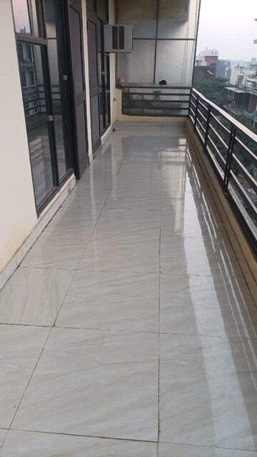 Balcony in 3 BHK Builder Floor at Sector 51 – for Rent