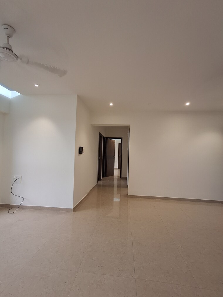 Bathroom, evershine-crown 3 Bedroom 897 Sq.Ft. Apartment In Kandivali East Mumbai 8807268