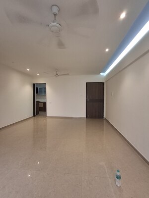 Room in 3 BHK Apartment at Evershine Crown, Kandivali East – for Sale