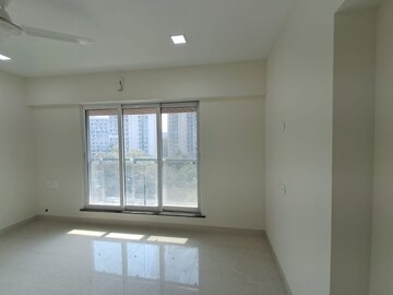 Room in 3 BHK Apartment at New India Himalaya, Andheri East – for Rent