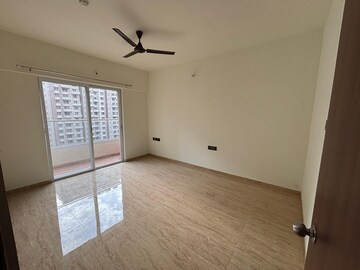 Room in 3 BHK Apartment at VTP Beaumonde, Kharadi – for Rent