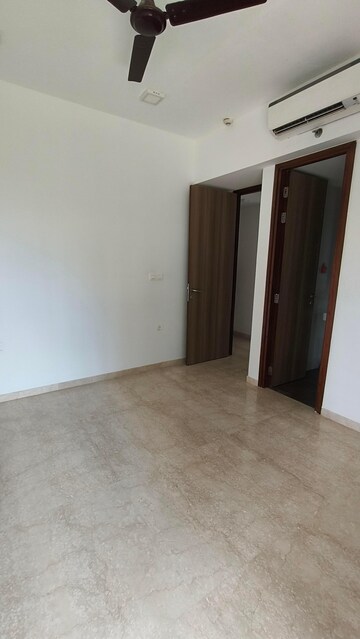 Room in 3 BHK Apartment at Lodha The Park, Worli – for Rent
