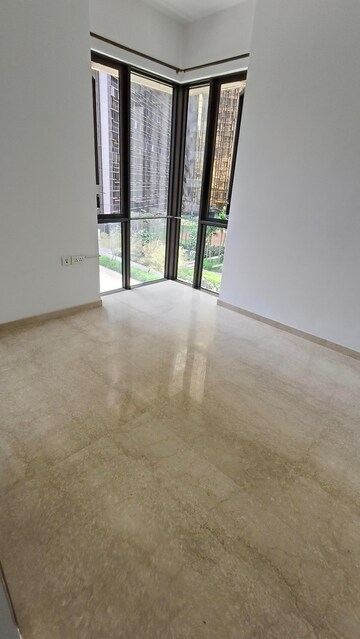 Room in 3 BHK Apartment at Lodha The Park, Worli – for Rent