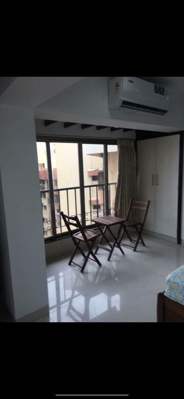 Room in 3 BHK Apartment at Piramal Mahalaxmi, Mahalaxmi – for Rent