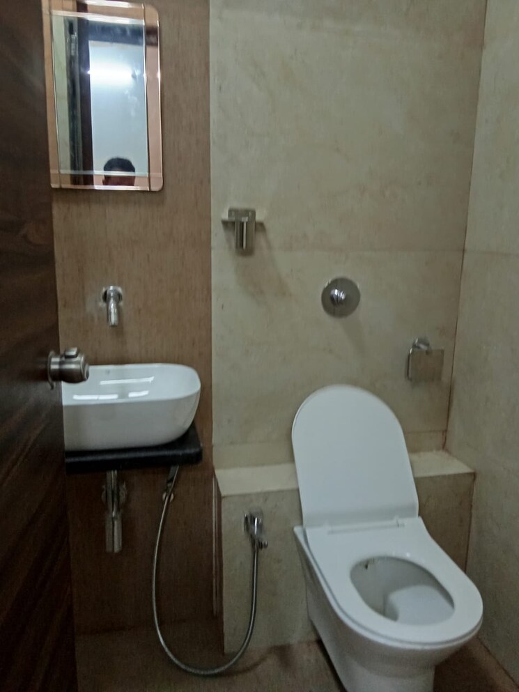 Bathroom, goregaon west 1 Bedroom 400 Sq.Ft. Apartment In Goregaon West Mumbai 8807333