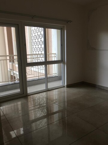 Room in 3 BHK Apartment at Prestige Waterford, Whitefield – for Rent