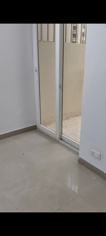 Room in 3 BHK Apartment at Saya Zion, Sector 4 Greater Noida – for Sale