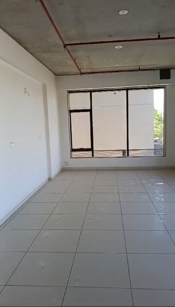 Room in  Office Space at Ashram Road – for Rent