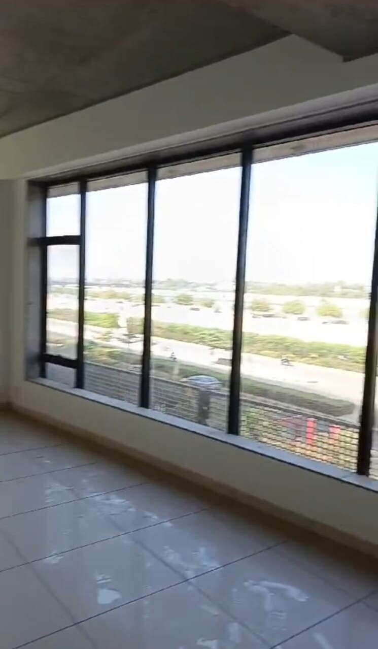 Room, ashram road Commercial Office Space 880 Sq.Ft. In Ashram Road Ahmedabad 8807365