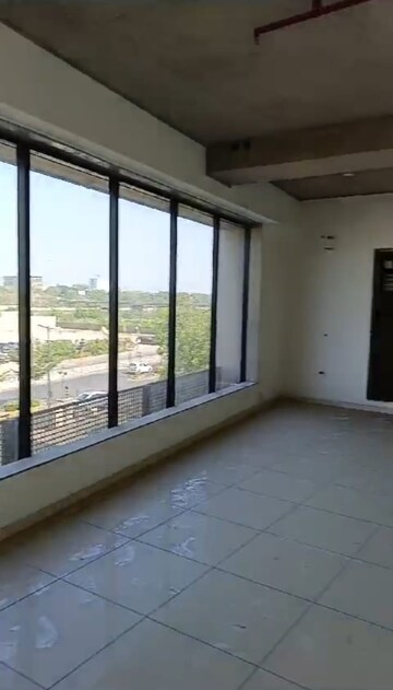 Room in  Office Space at Ashram Road – for Rent