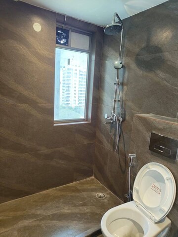 Parking in 3 BHK Apartment at Ambience Creacions, Sector 22 – for Rent