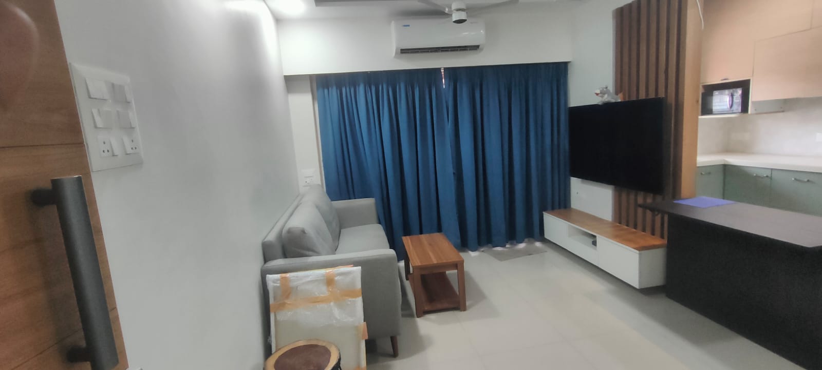 1 BHK Apartment For Rent in Veera Desai Road