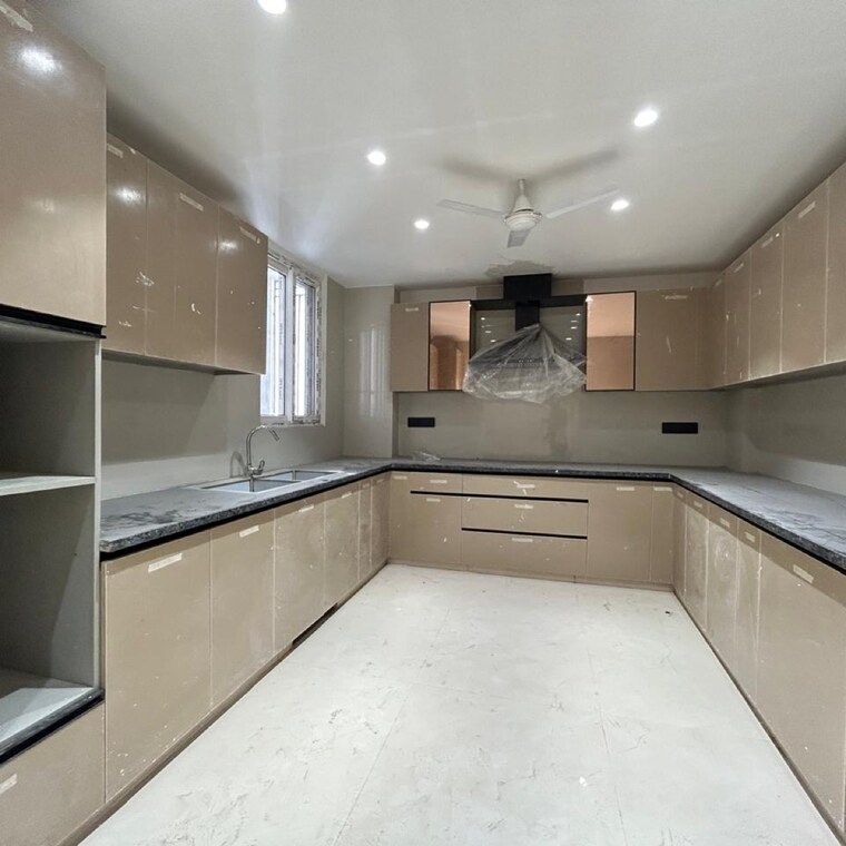 Kitchen, freedom fighters enclave 4 Bedroom 1800 Sq.Ft. Builder Floor In Freedom Fighters Enclave Delhi 8807464