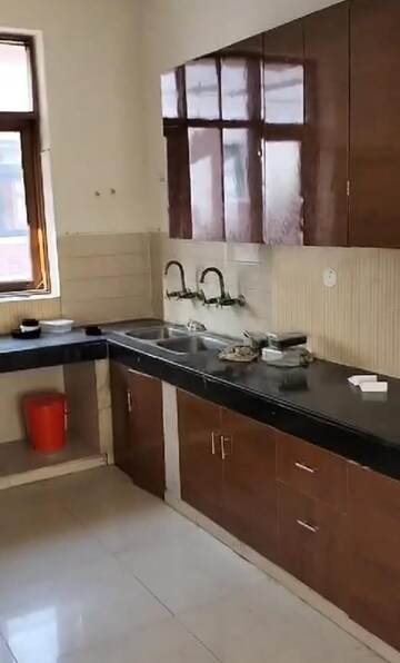 Kitchen in 1 BHK Independent House at Ansal Golf Links 1 – for Rent