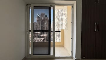 Room in 2.5 BHK Apartment at Nimbus The Hyde park, Sector 78 – for Sale